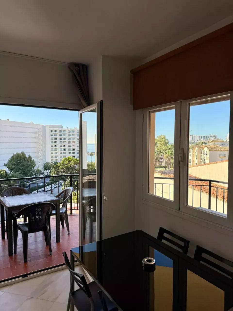 Appartement met toeristische vergunning en zeezicht in La Carihuela, Torremolinos in La Carihuela, Torremolinos